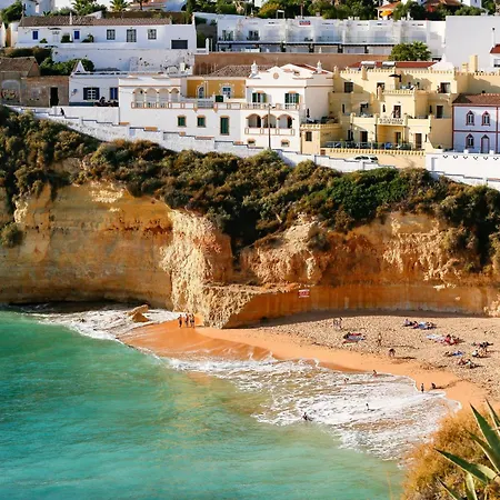 Charming House With Pool In Hébergement de vacances *