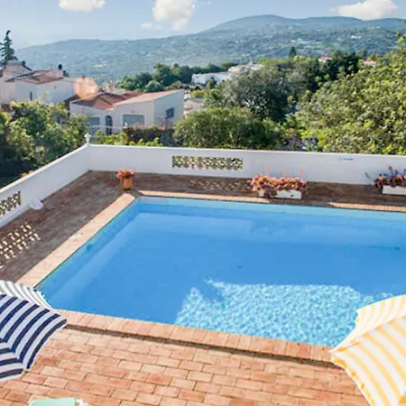 Charming House With Pool In Дом отдыха