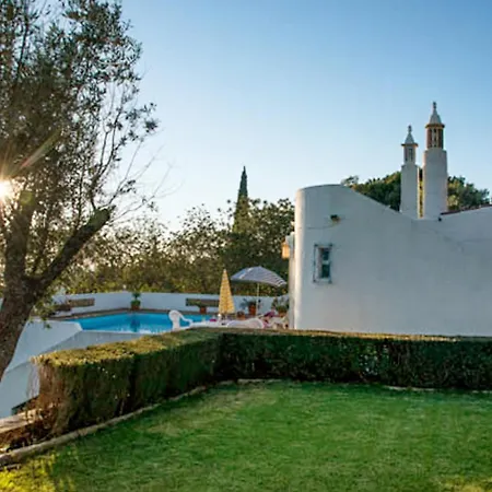 Charming House With Pool In Дом отдыха Фару