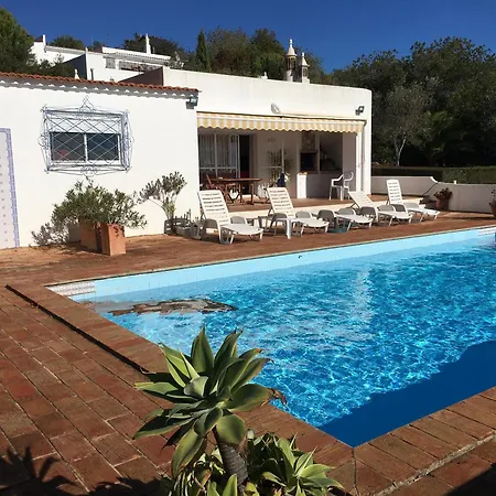 Дом отдыха Charming House With Pool In