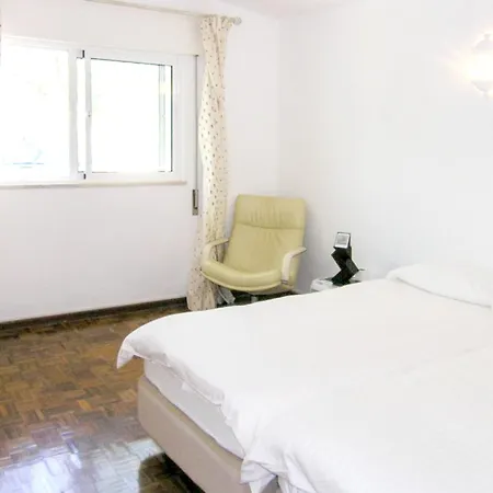 Charming House With Pool In Semesterbostad