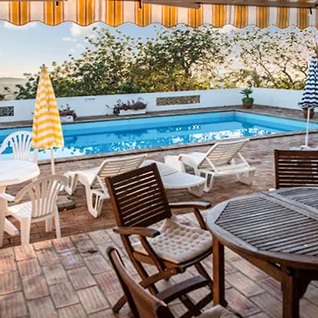Semesterbostad Charming House With Pool In Faro